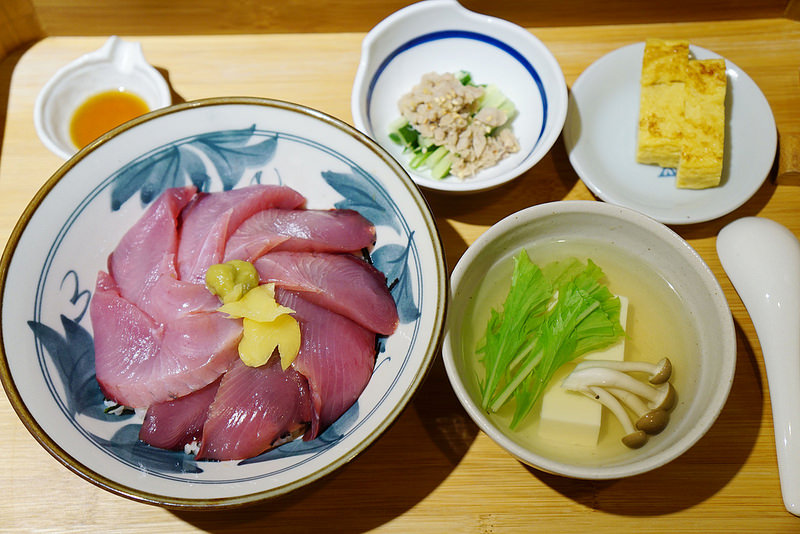 宜蘭 礁溪美食 里海cafe 擁有日本魂的咖啡館 大推生魚片丼 鹽烤海魚定食 Teresa的旅遊筆記